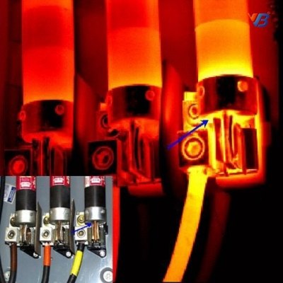 Thermogram of three fuse holders with one terminal hotter than the other two, beside the visible photo of the same fuses